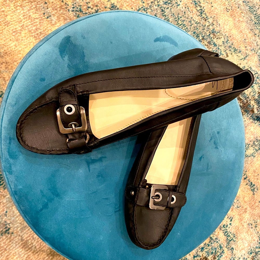 Size 9 Black loafer